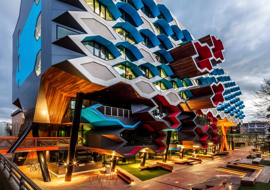 La Trobe University Scholarships & Rankings AECC Global